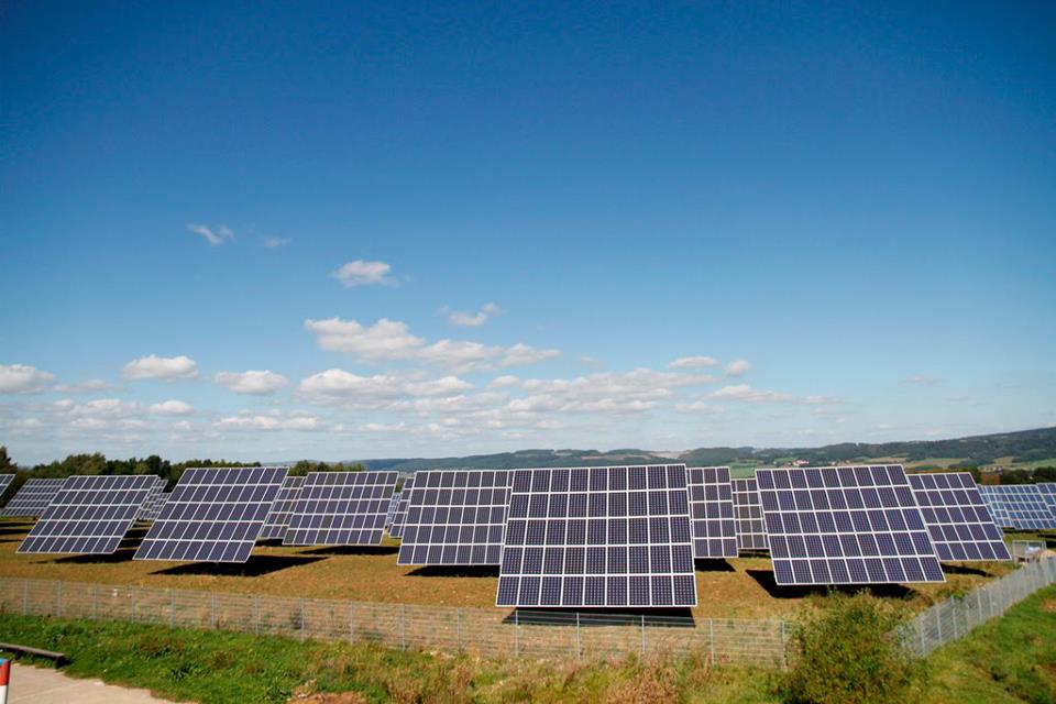 Photovoltaik - Beispiel einer Anlage mit Solar Trackern